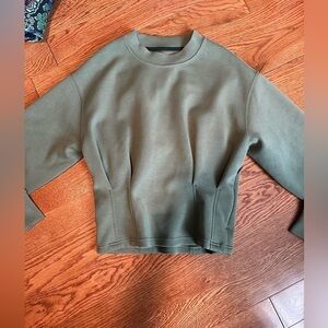 Lululemon crewneck